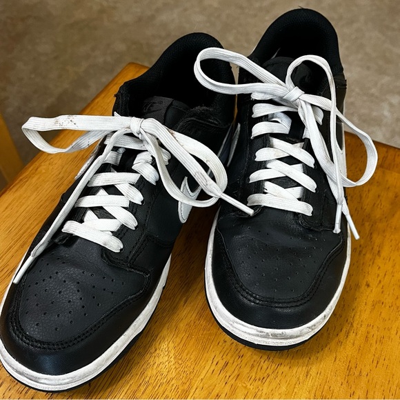 Nike Women’s Low-Top Reverse Panda Dunk Sneaker in Black/White - Picture 4 of 13